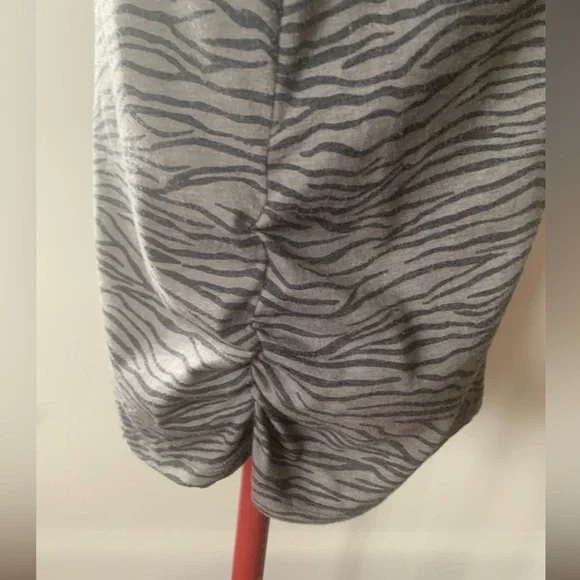 VERSATILE MATERNITY MINI DRESS - Picture 6 of 7